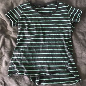 gray and blue striped t-shirt